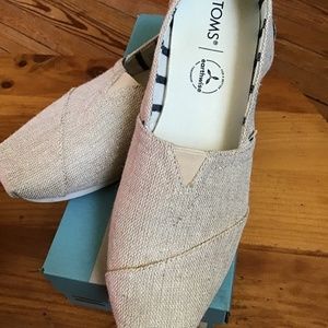 Tom’s canvas women’s shoes size 7.5 excellent condition
